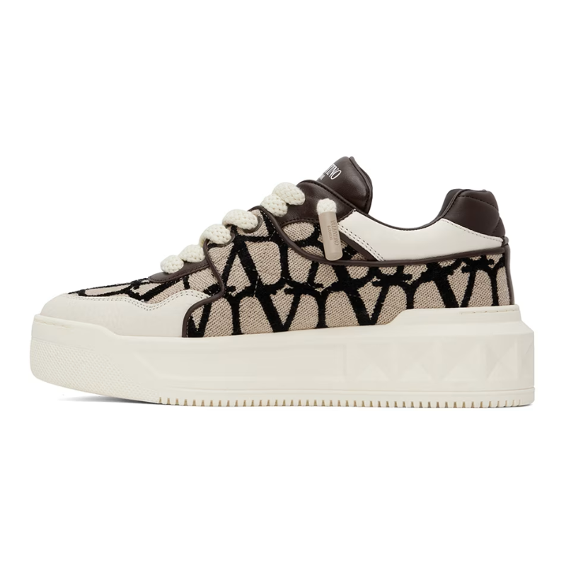 VALENTINO GARAVANI Off-White & Brown One Stud XL Sneakers
