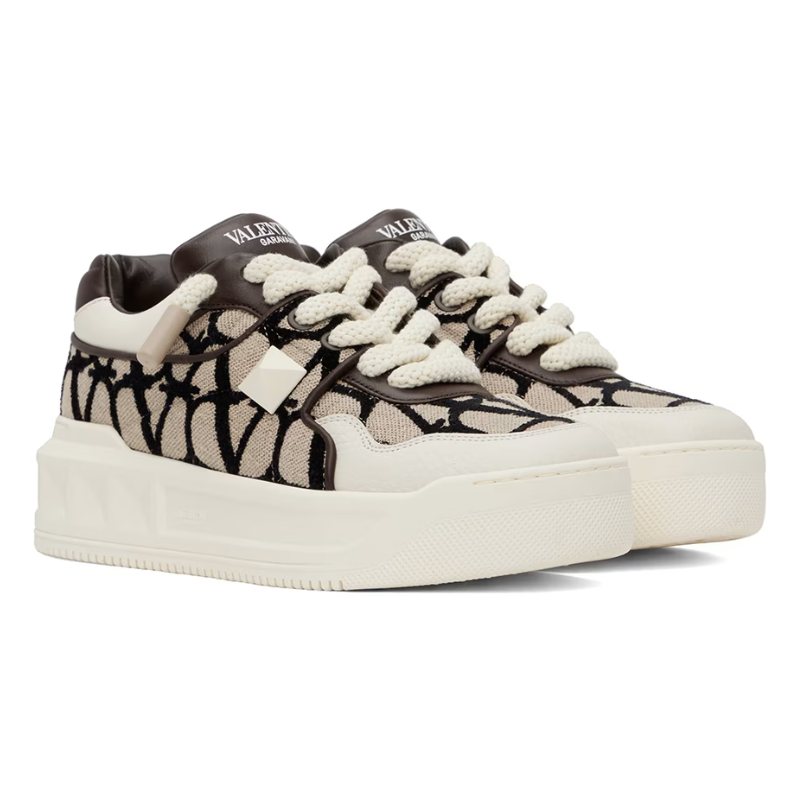 VALENTINO GARAVANI Off-White & Brown One Stud XL Sneakers
